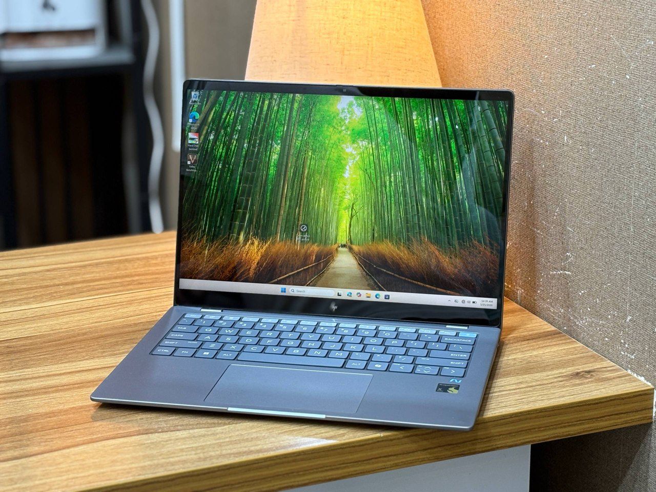 لپتاپ HP OMNI BOOK X SNAPDRAGON-X ELITE x1E 78100 16gb ddr4 512gb ssd Adreno x1-85+NPU 14'1 inch 2K touch