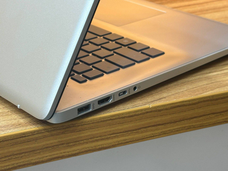 لپتاپ HP laptop 17 i7-1355U 16gb ddr4 512gb ssd Intel iris xe 17'1 inch HD touch