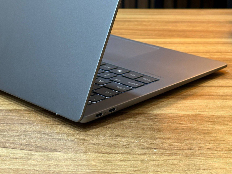 لپتاپ HP laptop 17 i7-1355U 16gb ddr4 512gb ssd Intel iris xe 17'1 inch HD touch