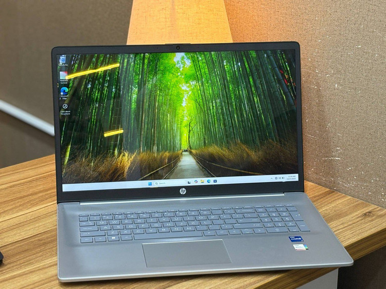 لپتاپ HP laptop 17 i7-1355U 16gb ddr4 512gb ssd Intel iris xe 17'1 inch HD touch