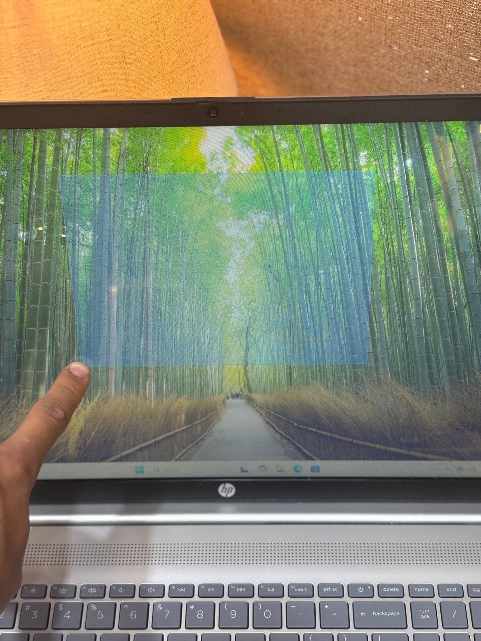 لپتاپHP LAPTOP 17 RYZEN5-7430u 8gb ddr4 256gb ssd AMD RADEON 17'1 inch FHD