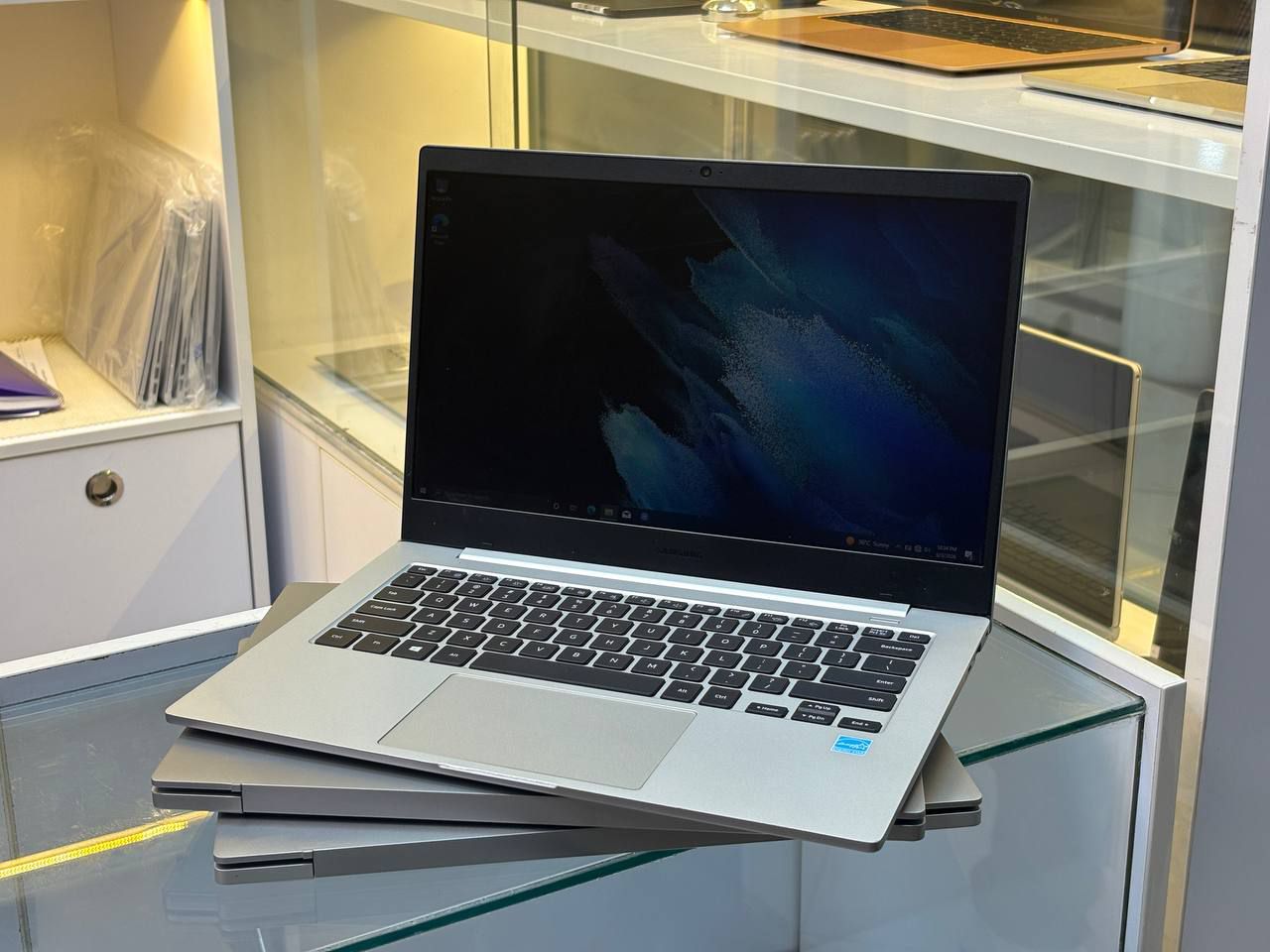 لپتاپ SAMSUNG Galaxy Book GO snapdragon 7C Gen 2 4gb ddr4 128gb ssd Adreon 618 14'1 inch FHD