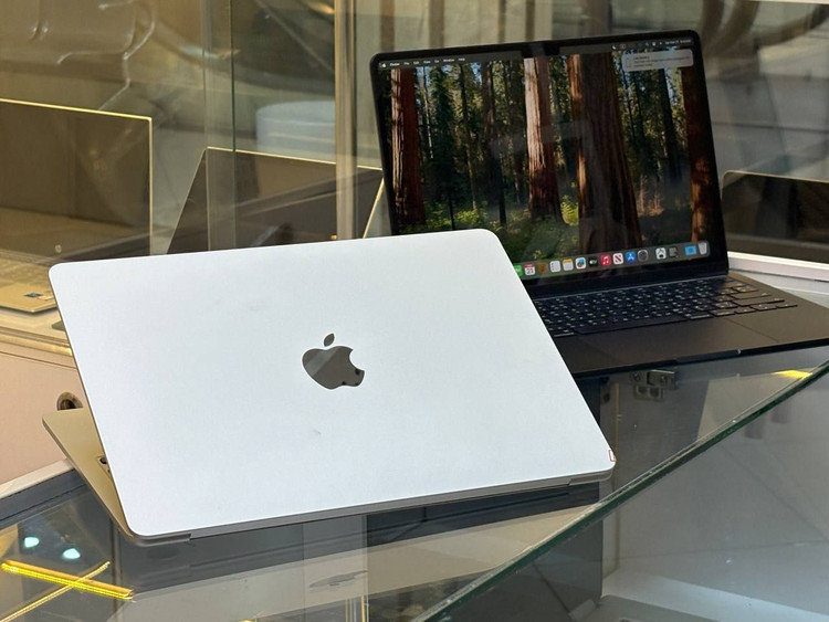 لپتاپ APPLE macbook Air 2022 m2 16gb ddr4 1tb ssd m2 13'5 inch 2k
