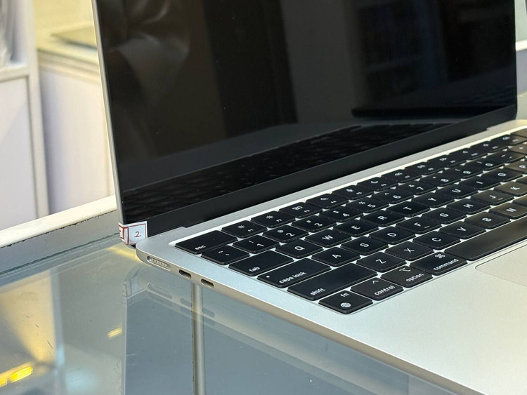 لپتاپ APLLE Macbook Air2022 m2 8gb ddr4 512gb ssd m2 13'5 inch 2k