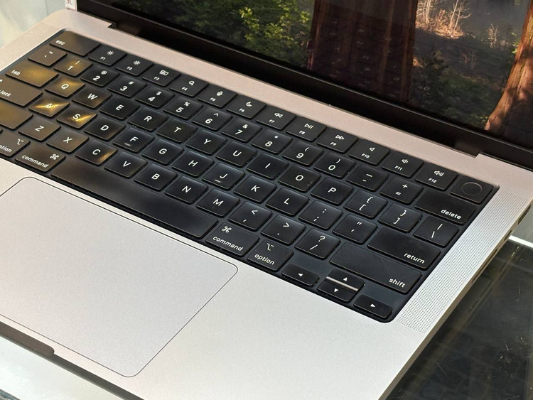 لپتاپ APPLE macbook Air 2021 m1 PRO 16gb ddr4 1tb ssd m1 PRO 13'5 inch 2k