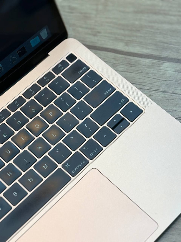 لپتاپ APPLE MACBOOK Air 2019 i5 8gb ddr4 128gb ssd Intel uhd 13'5 inch 2k touchbar