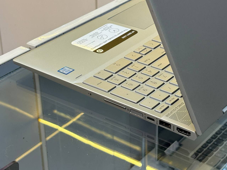 لپتاپ HP ENVY 15 i5-8250U 8GB DDR4 256GB SSD Intel UHD 15'6 INCH FHD TOUCH x360