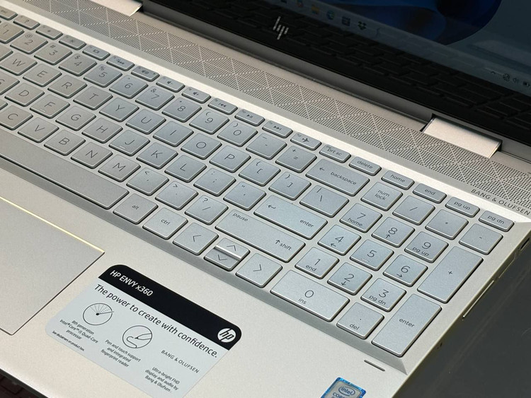 لپتاپ HP ENVY 15 i5-8250U 8GB DDR4 256GB SSD Intel UHD 15'6 INCH FHD TOUCH x360