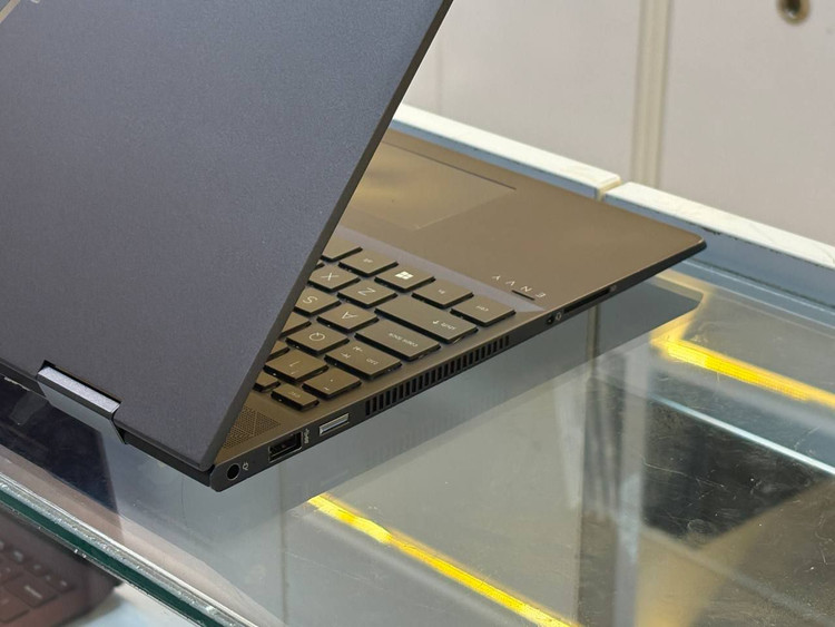لپتاپ HP ENVY 15 RYZEN5-3500U 8gb ddr4 256gb ssd 2gb-vega8 15'6 inch FHD X360 TOUCH