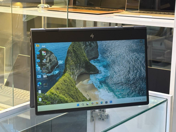 لپتاپ HP ENVY 15 RYZEN5-3500U 8gb ddr4 256gb ssd 2gb-vega8 15'6 inch FHD X360 TOUCH
