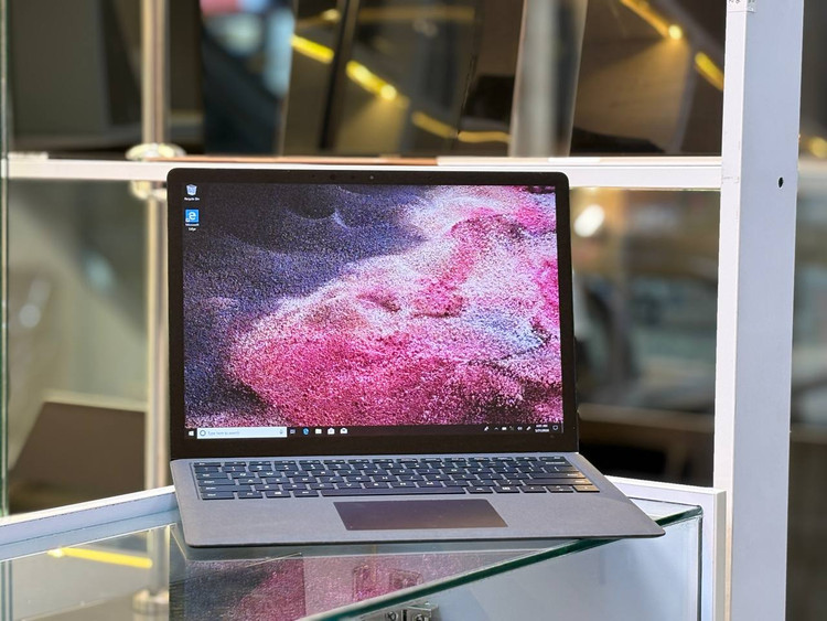 لپ تاپ استوک Microsoft Surface Laptop 2 با پردازنده Intel Core i5-8250U و نمایشگر لمسی 13.5 اینچی PixelSense