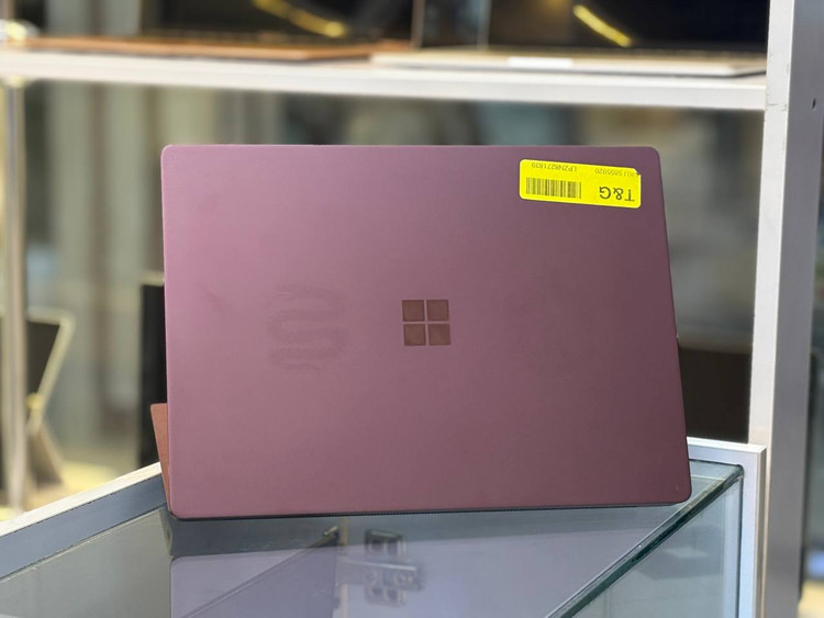 لپ تاپ Microsoft Surface Laptop 1 مناسب دانشجویان، برنامهنویسان و کاربران اداری