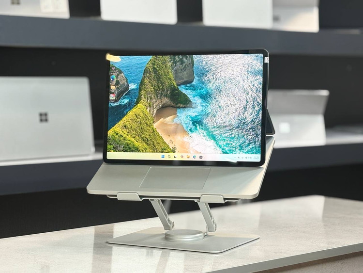 نمایشگر PixelSense Flow با نرخ نوسازی 120 هرتز در Surface Laptop Studio 2