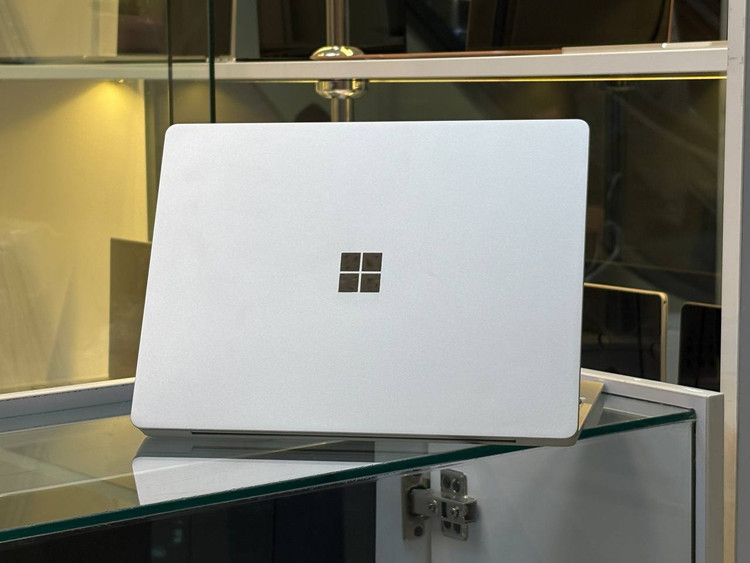 پورتهای لپ تاپ Microsoft Surface Laptop Go 1