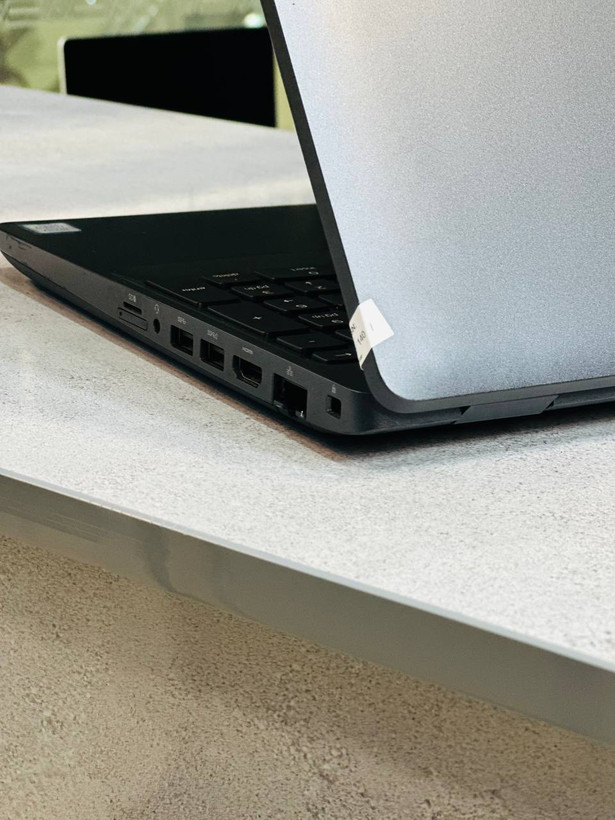 درگاههای سمت چپ لپ تاپ Dell Precision 3541