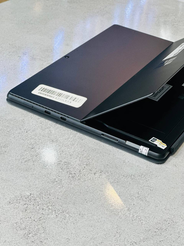 پورت های Microsoft Surface Pro 8