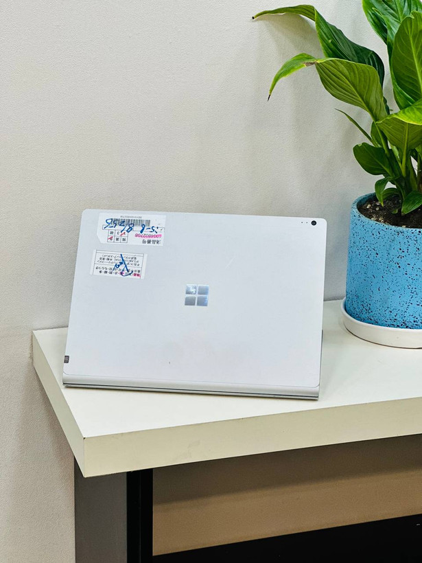 Microsoft Surface Book 2 استوک با وضعیت ظاهری Grade A+++