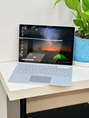 Microsoft Surface Book 2 Core i5 نسل هشتم با طراحی نقرهای